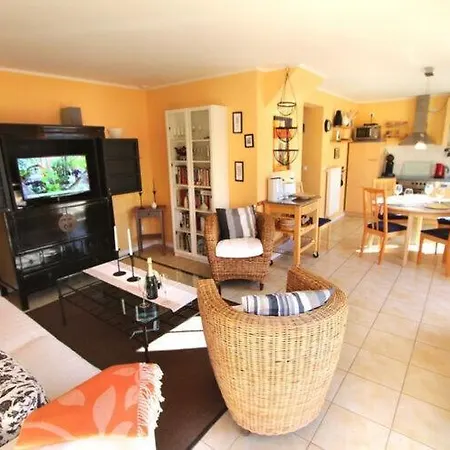 Aura - Comfort 2 With Shared Swimming Pool *